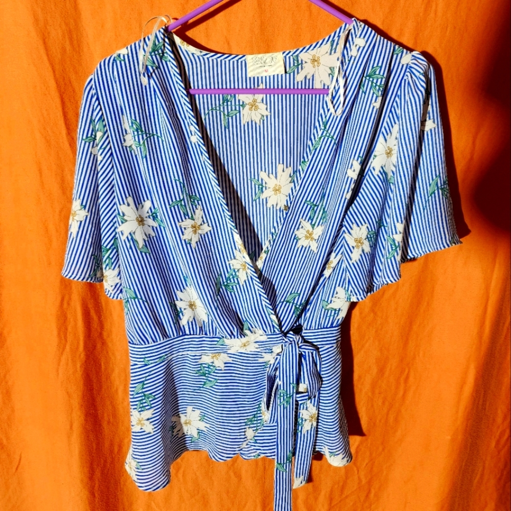 Floral wrap top